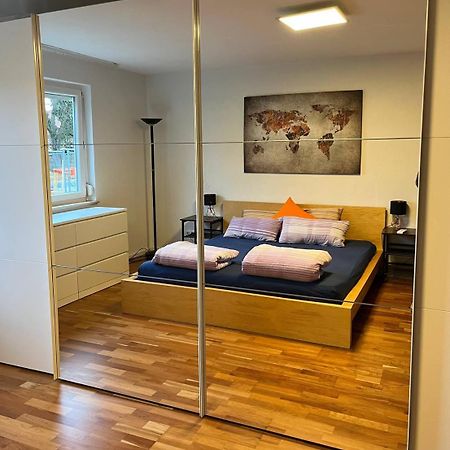 Gemütliche 3 Zimmer Wohnung mit großzügiger Terrasse im Grünen Reutlingen Exterior foto