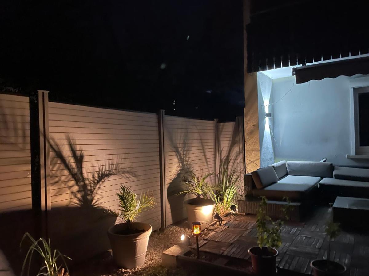 Gemütliche 3 Zimmer Wohnung mit großzügiger Terrasse im Grünen Reutlingen Exterior foto