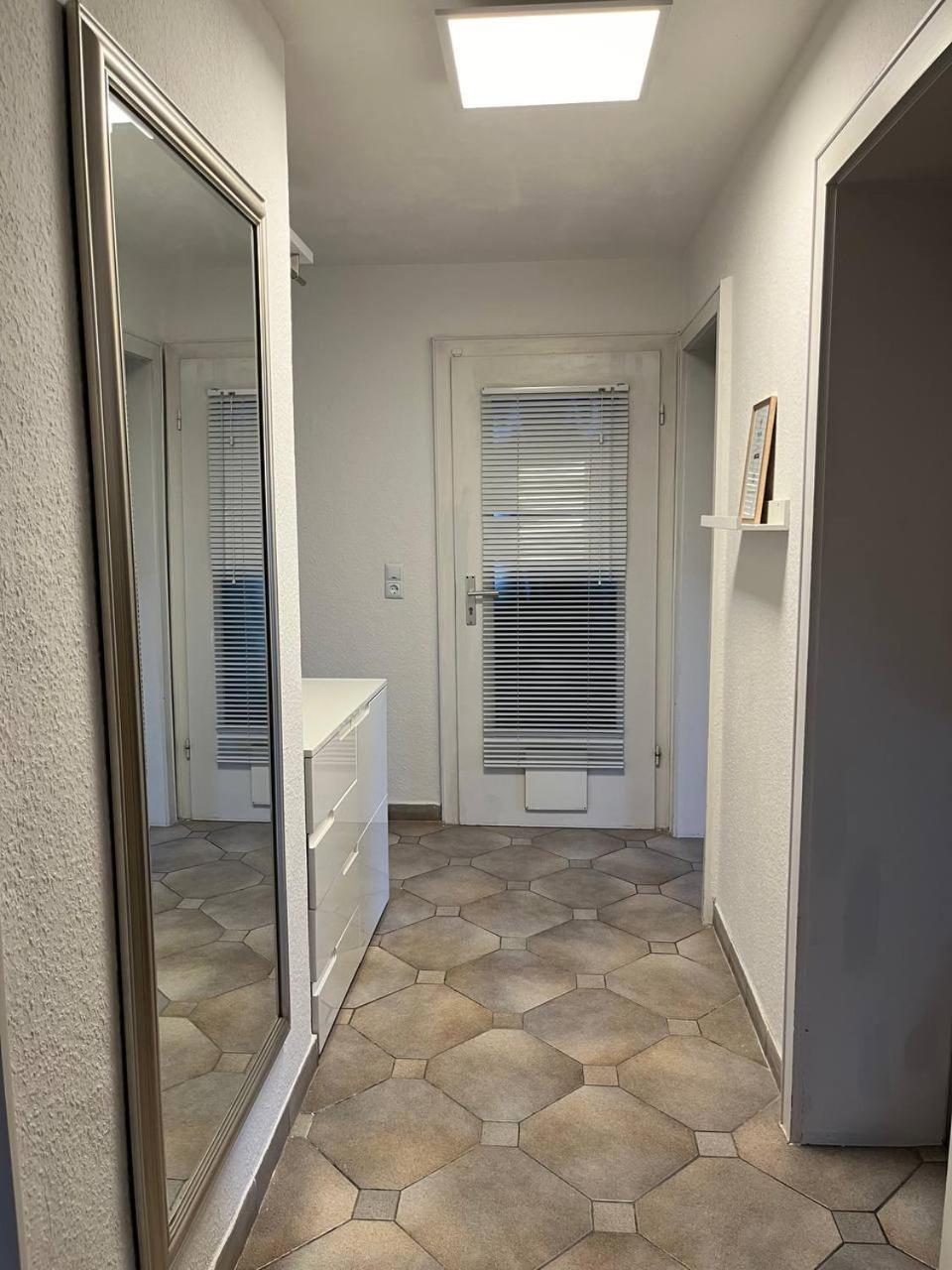 Gemütliche 3 Zimmer Wohnung mit großzügiger Terrasse im Grünen Reutlingen Exterior foto