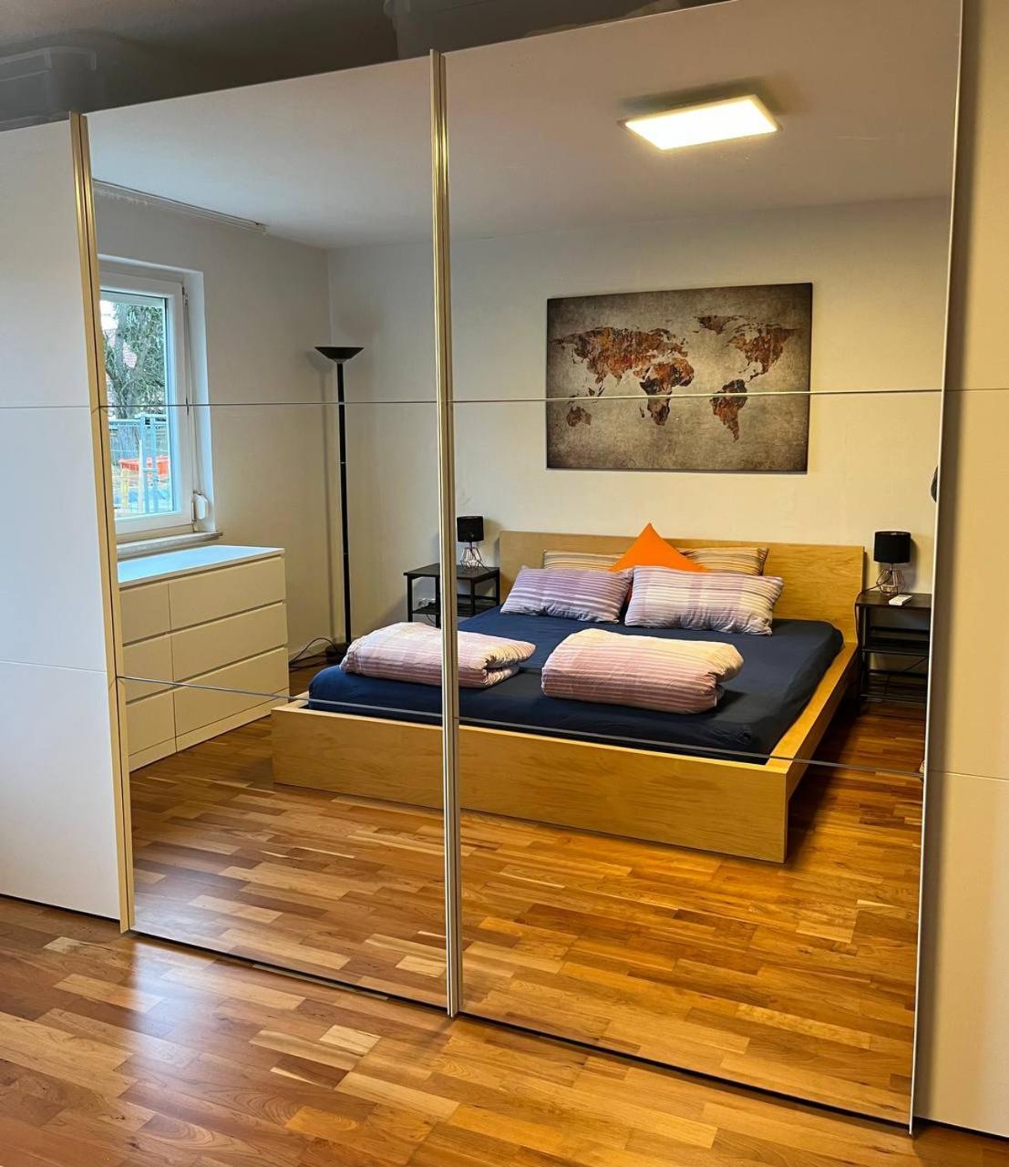 Gemütliche 3 Zimmer Wohnung mit großzügiger Terrasse im Grünen Reutlingen Exterior foto